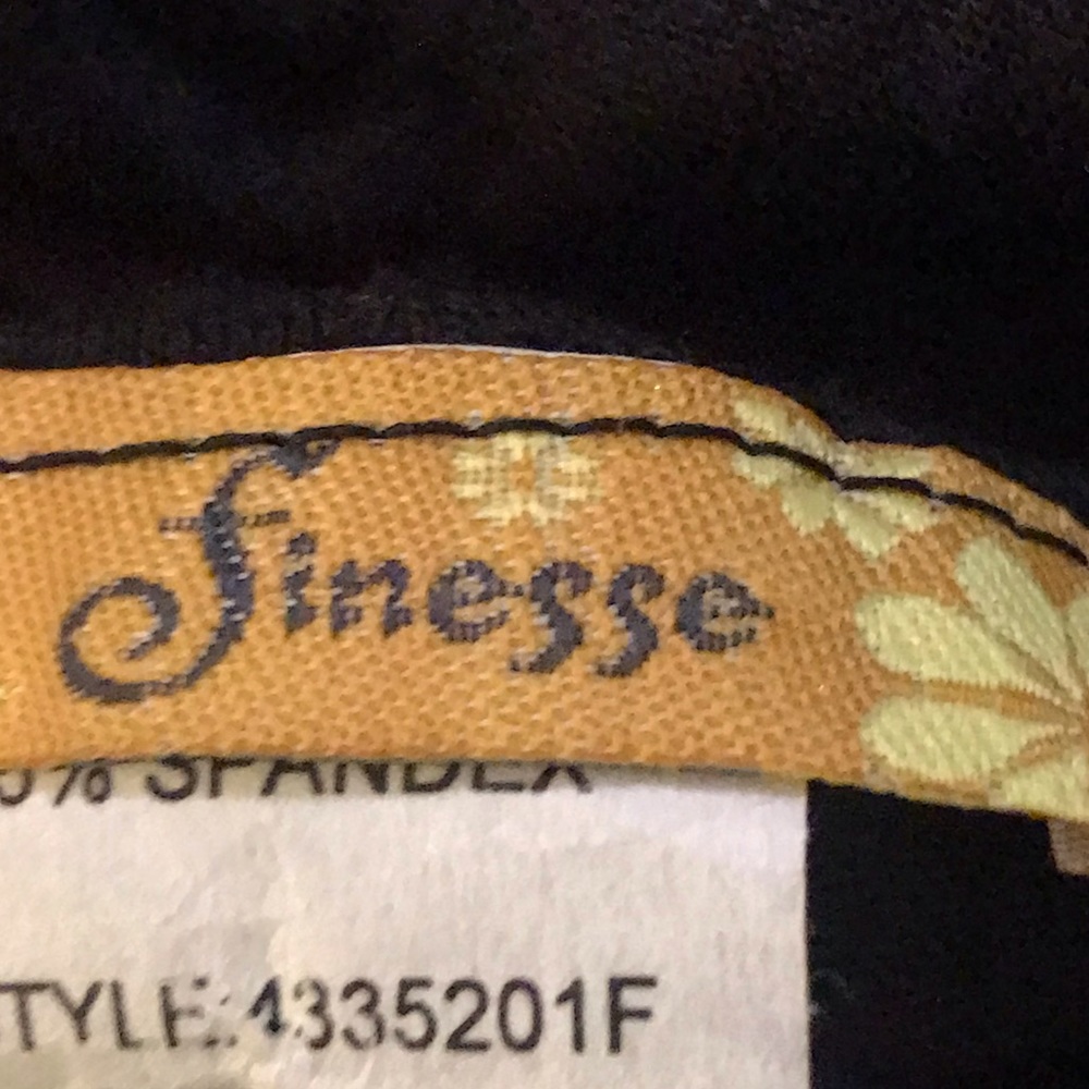 🆕 Finesse Black Short- Sleeve Top-Med - Picture 6 of 8